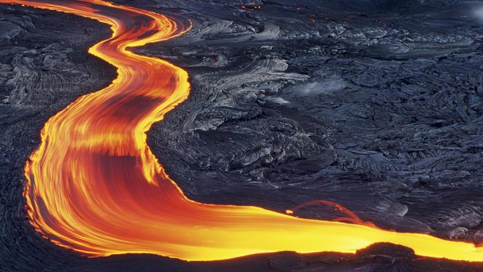 perbedaan lava dan magma