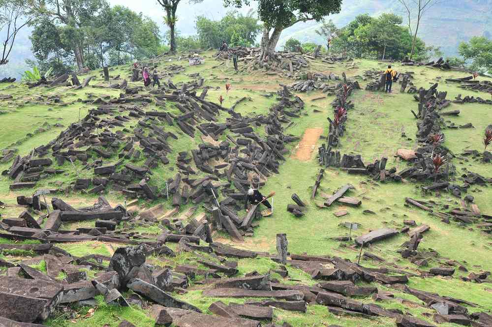 Situs Prasejarah Tertua di Indonesia