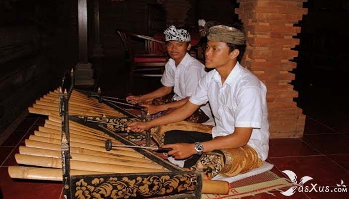  Bali merupakan salah satu provinsi di Indonesia yang sangat identik dengan keindahan dan  8 Alat Musik Bali Beserta Nama, Gambar, Fungsi, Cara Memainkan, dan Penjelasannya 