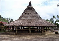 Maluku Utara adalah sebuah provinsi kepulauan yang terletak di Timur Laut Indonesia Rumah Adat Maluku Utara (Rumah Sasadu), Gambar, dan Penjelasannya