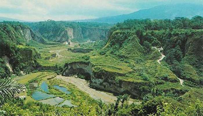  Lembah Terindah Di Indonesia Ini Wajib Anda Jelajahi 10 LEMBAH TERINDAH DI INDONESIA INI WAJIB ANDA JELAJAHI