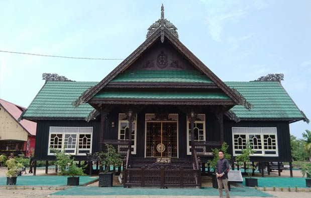  Kalimantan Utara adalah salah satu provinsi termuda di Indonesia Rumah Adat Kalimantan Utara (Rumah Baloy), Gambar, dan Penjelasannya