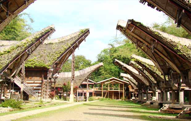  Indonesia memiliki beragam budaya yang sangat menarik Filosofi Rumah Adat Tongkonan Tana Toraja dari Sulawesi Selatan